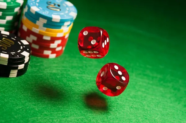 Pretty Gaming live blackjack table with professional dealer and multi-camera setup